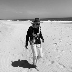 Meet your Posher, Deniz